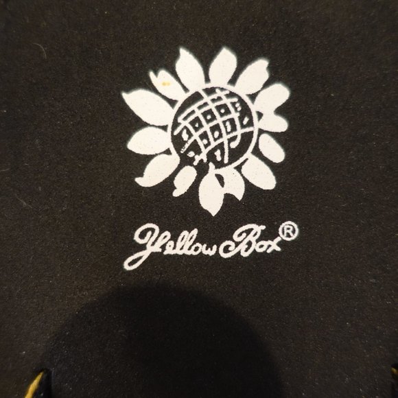YELLOW BOX FLIP FLOPS SIZE 10 - Picture 5 of 5